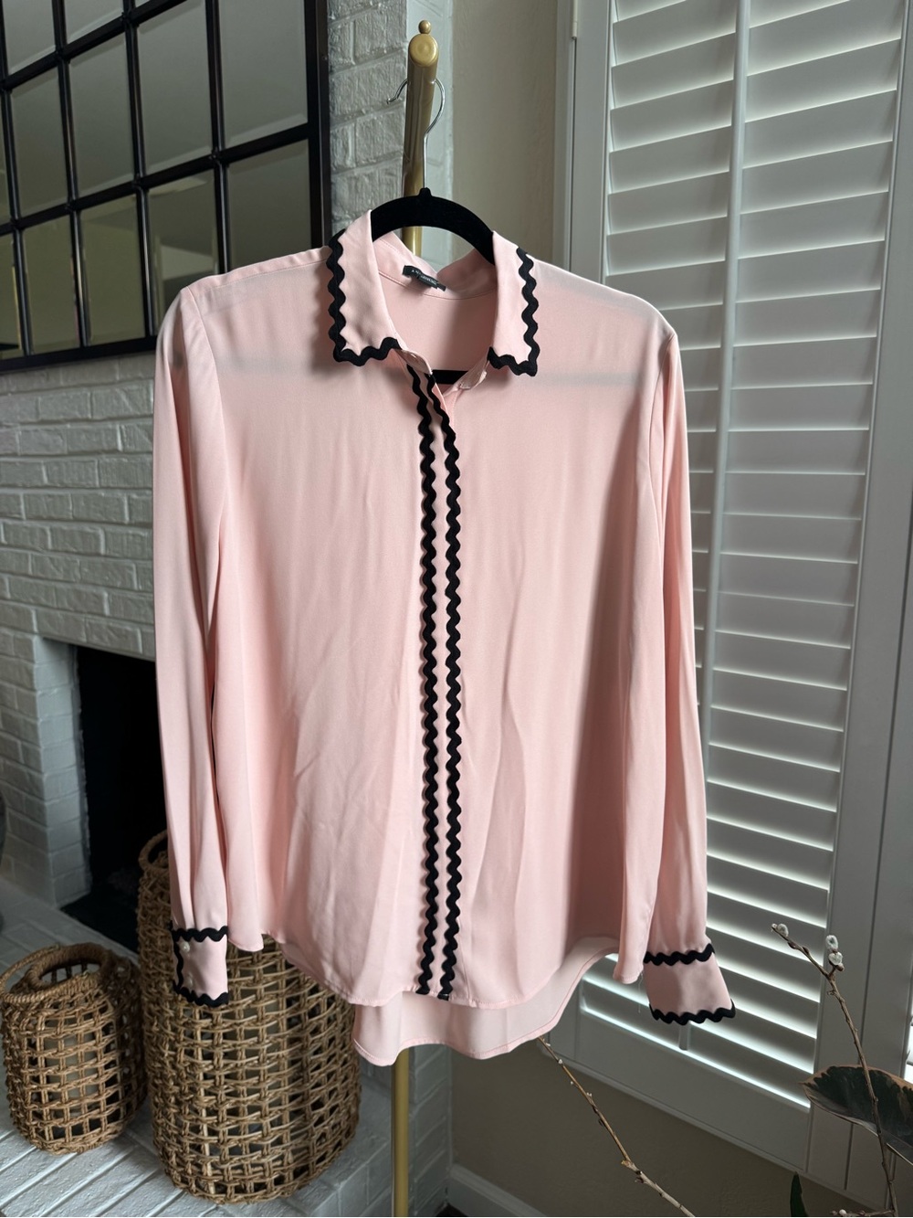 Ann Taylor Scallop Trim Blouse